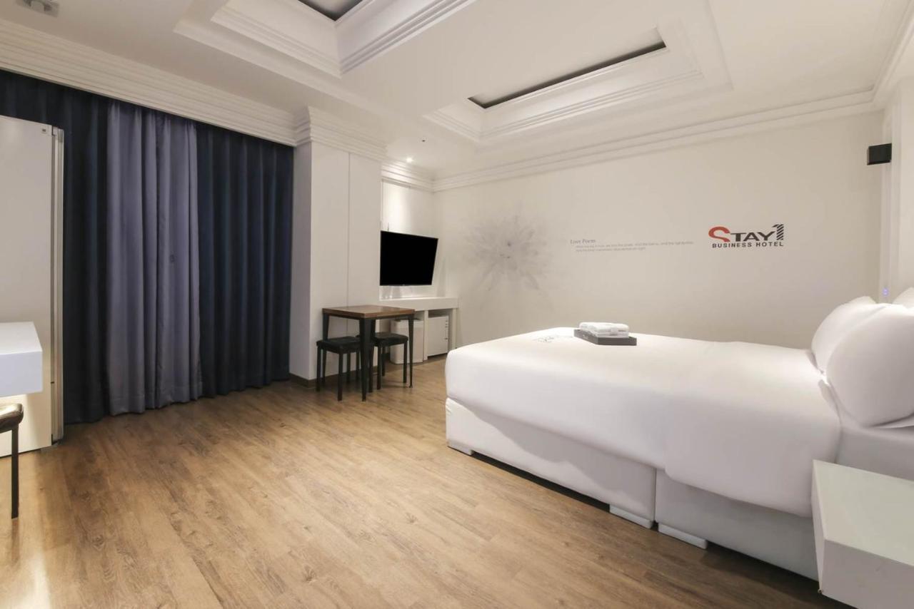 Gwangju Metropolitan City Stay Hotel מראה חיצוני תמונה