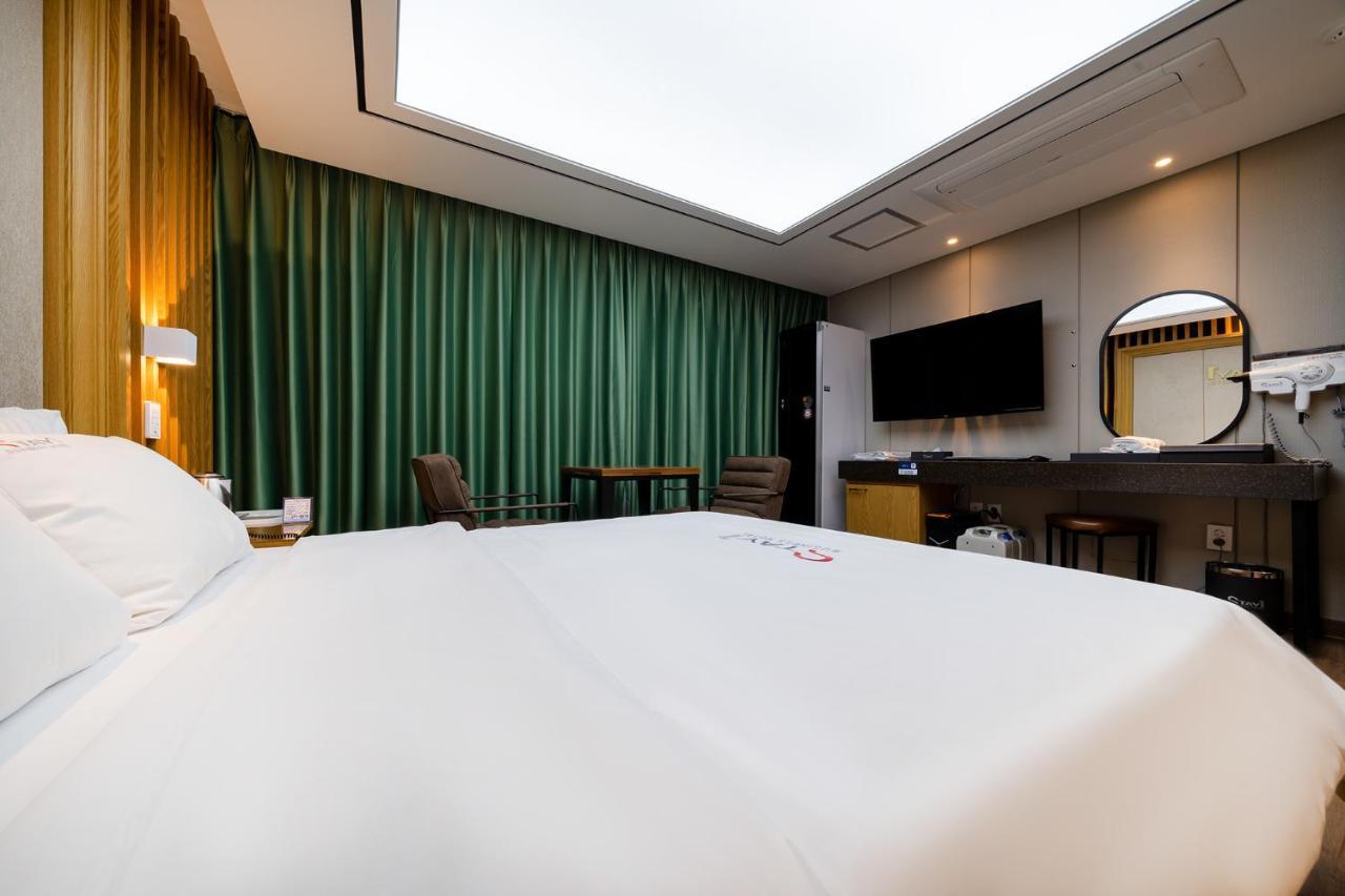 Gwangju Metropolitan City Stay Hotel מראה חיצוני תמונה