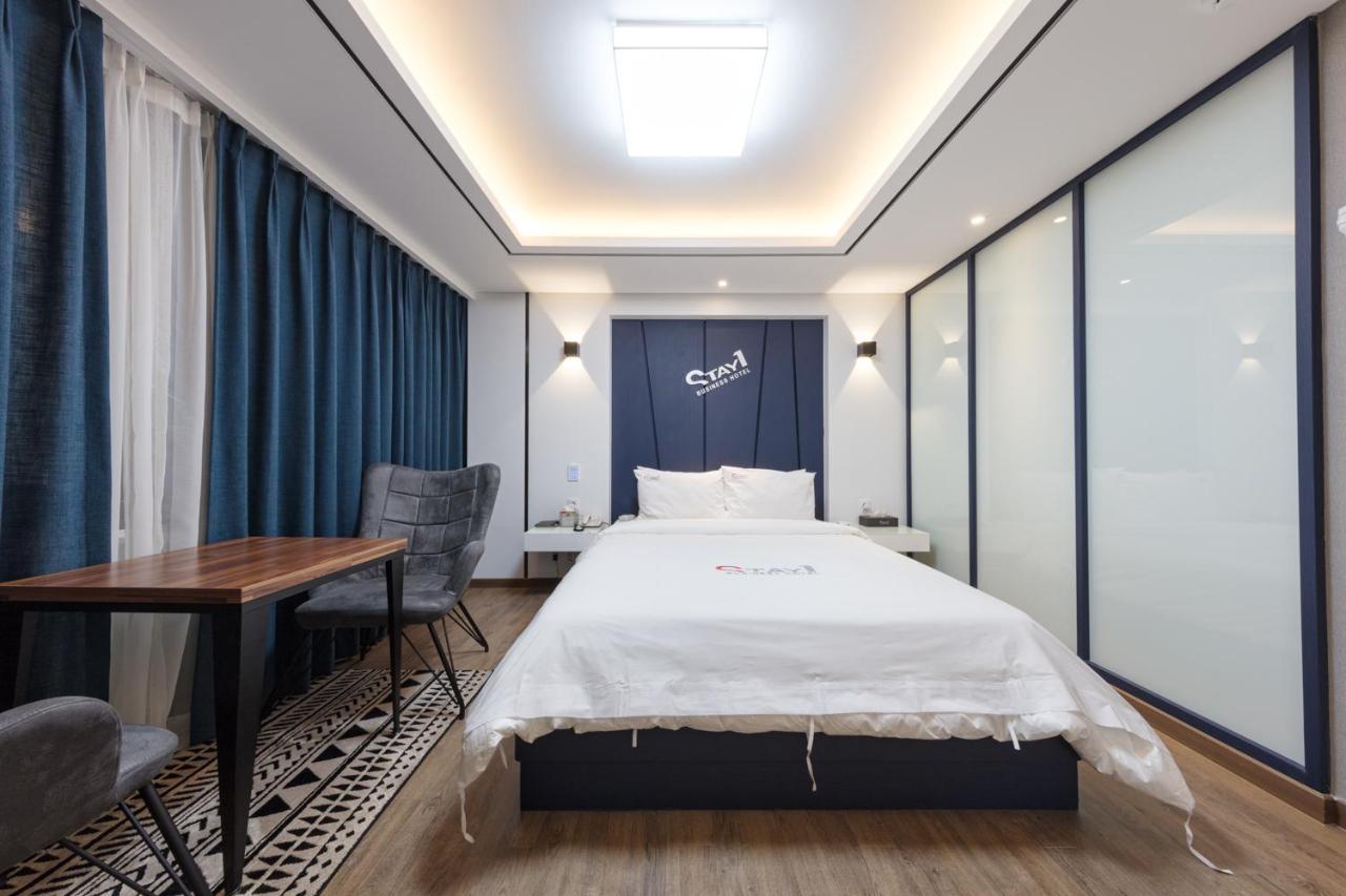 Gwangju Metropolitan City Stay Hotel מראה חיצוני תמונה